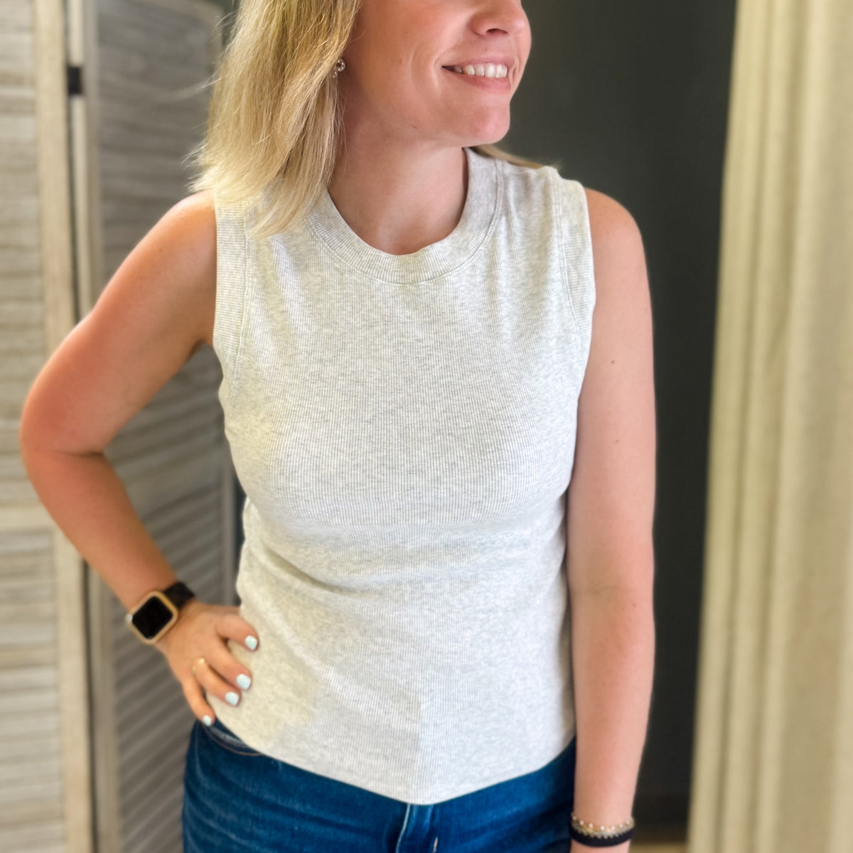 Fitted, ribbed tank top with flattering crew neckline grey