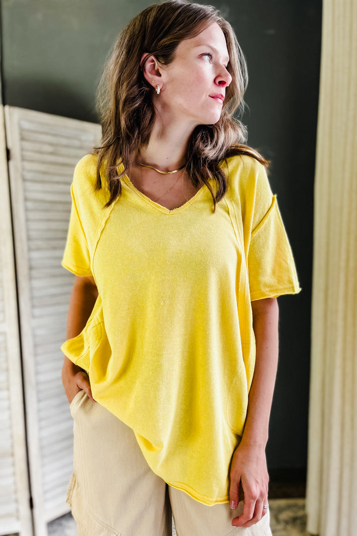 Oversized V-neck top with pockets yellow