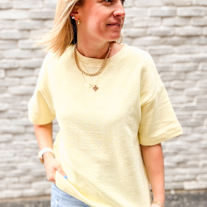 Relaxed-fitting short sleeve tee made from french terry material yellow
