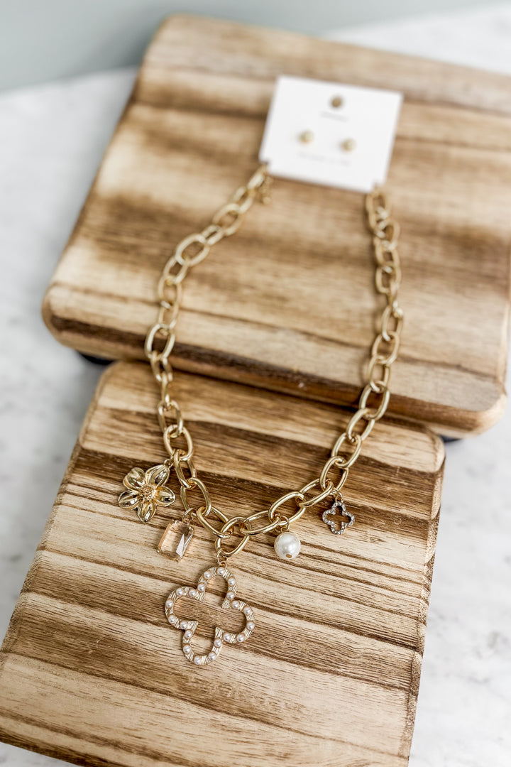 Clover Charm Necklace Set