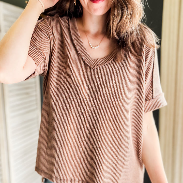Women's flowy ribbed V-neck top with high-low hemline brown