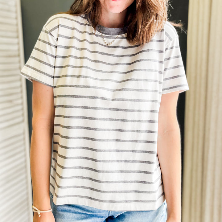 Boxy striped tee with crew neckline grey