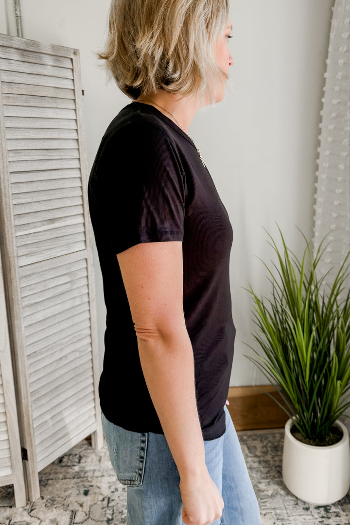 Ribbed Curved Hem Tee