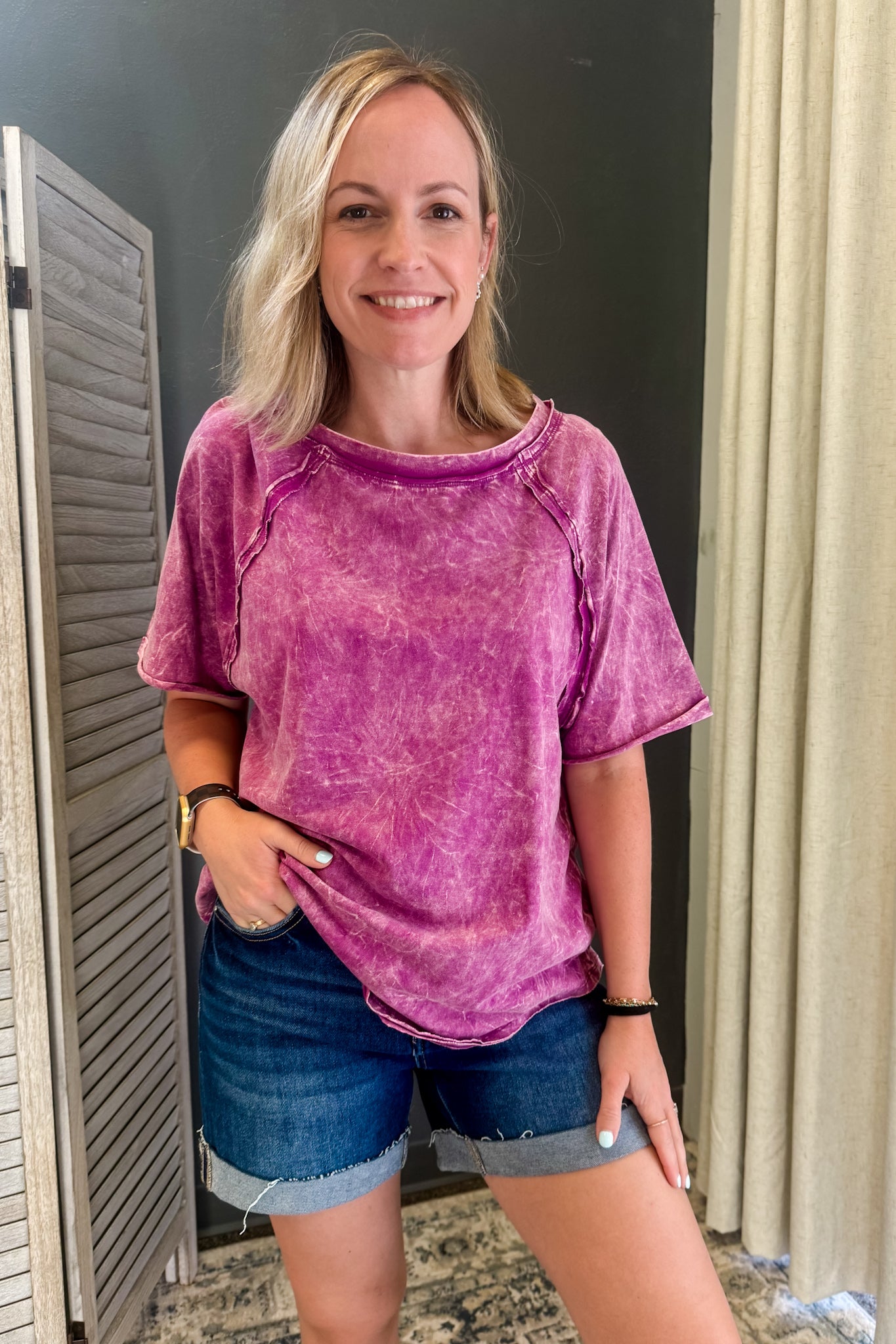 Oversized, mineral washed tee with raglan sleeves purple