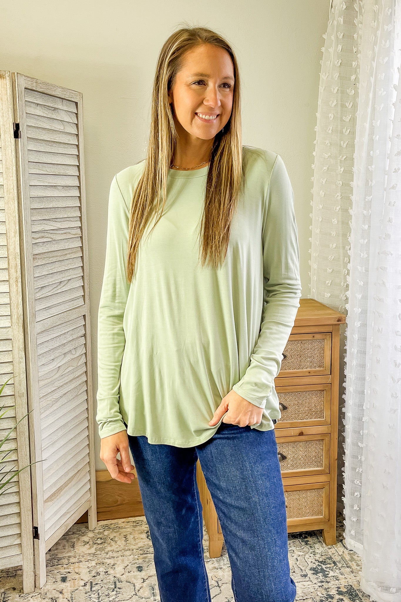 womens long sleeve crew neck basic top light green