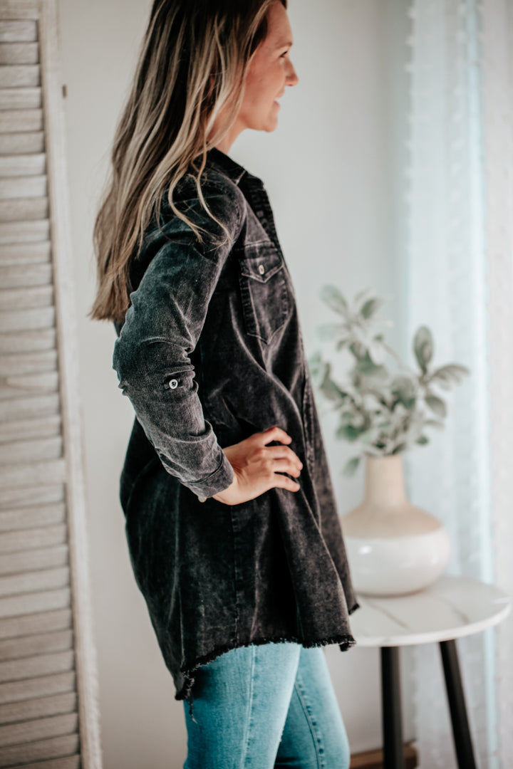 It was a simple denim chambray shirt dress with a tie at the waist.  Description from snowa… | Denim shirt dress outfit, Dresses with leggings,  Chambray dress outfit
