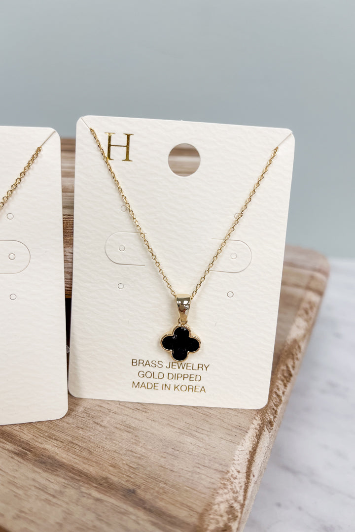 Shell Clover Pendant Necklace