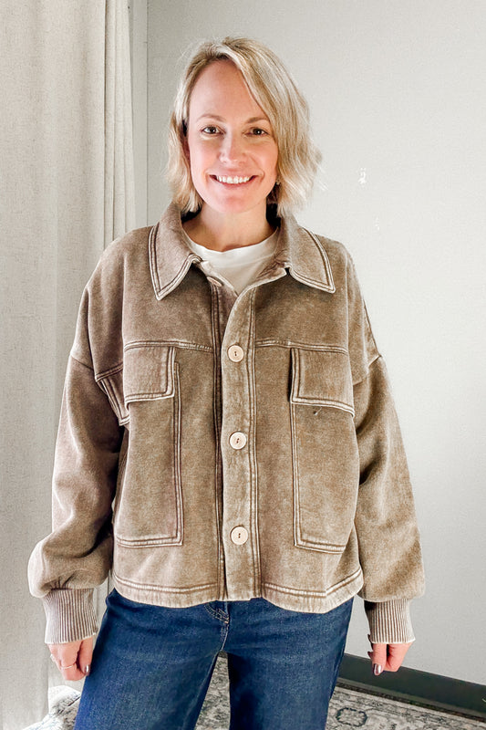 Women's acid wash fleece shacket brown