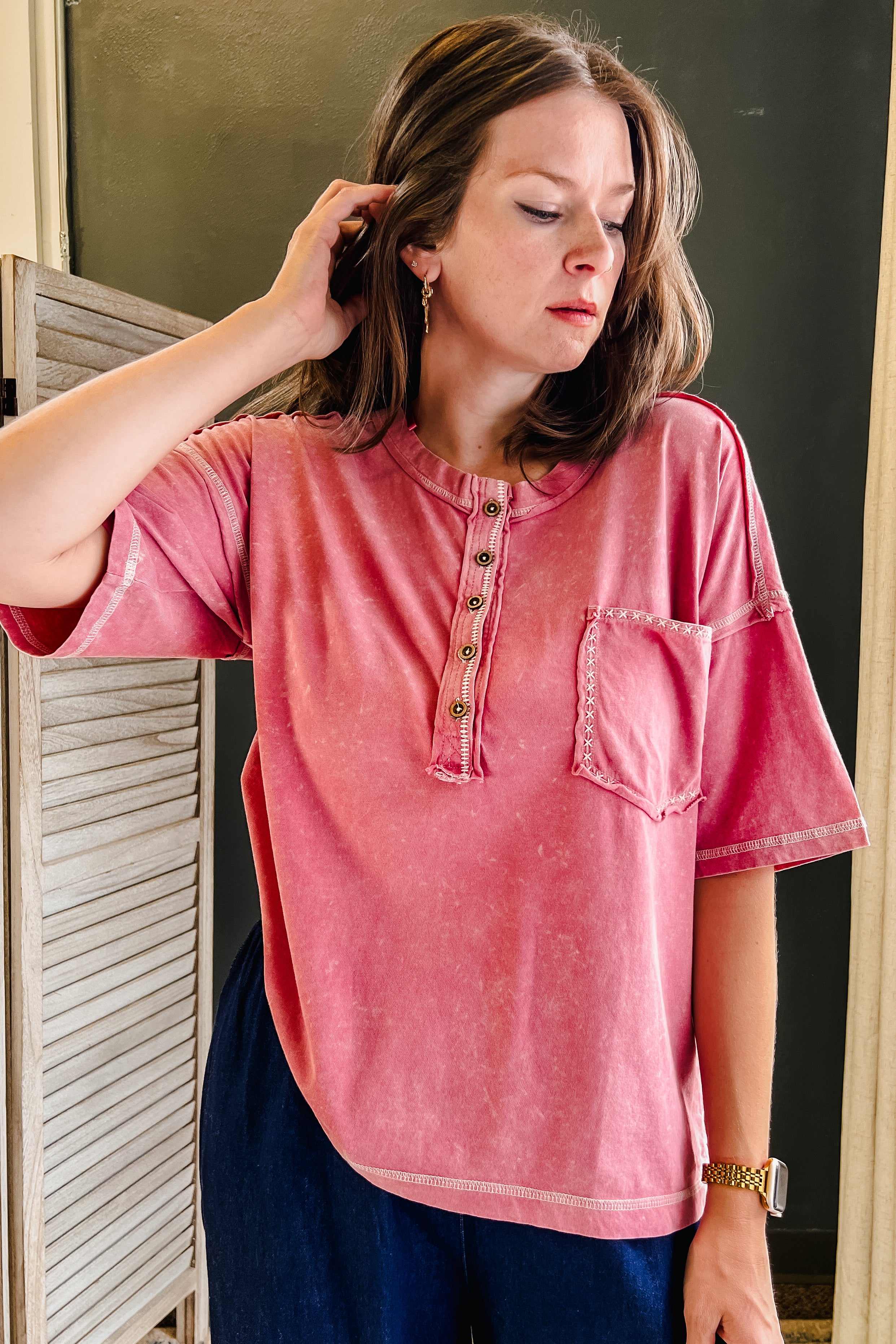 Button short sleeve tee in mineral wash for women pink