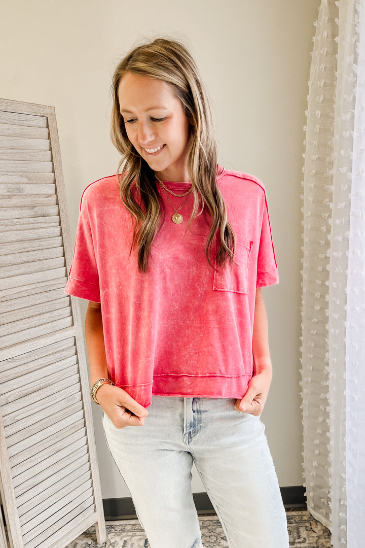 Women's oversized cropped boxy tee with front pocket fuchsia