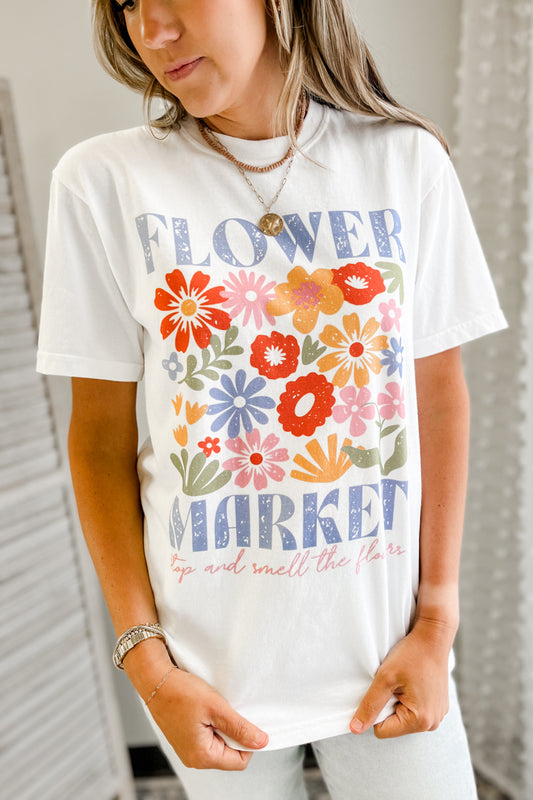 Women's oversized tee with flower market graphic white