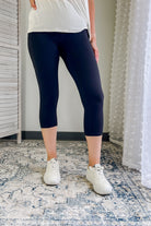 Women's capri-length leggings with pockets black