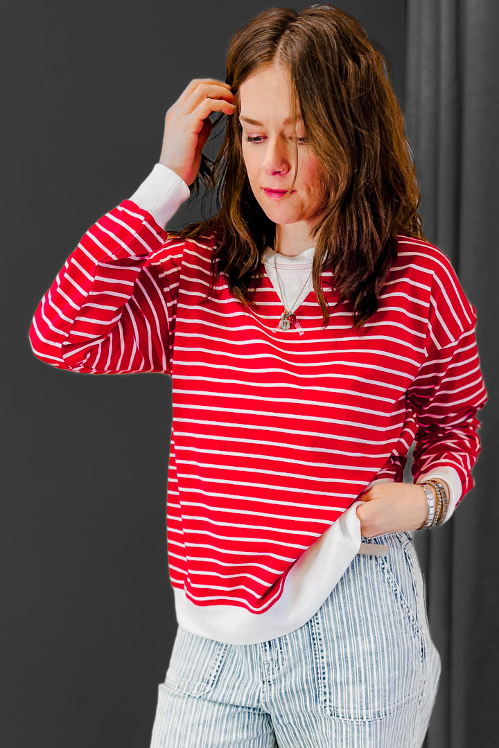 Cropped, lightweight striped pullover red