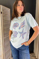 Relaxed-fitting tee with seashells graphic.