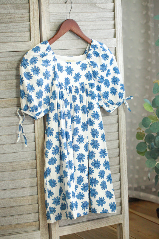 girls blue and white floral puff sleeve dress 