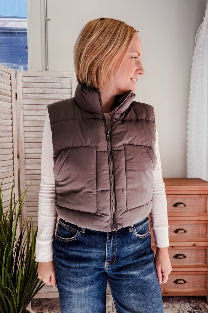 womens grey pocket puffer vest cropped